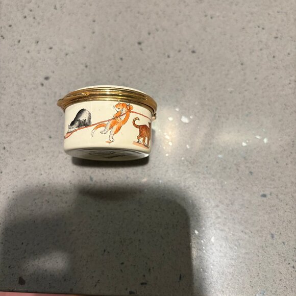 Never used Halcyon Days kitten/cat enamel trinket box - Picture 4 of 9